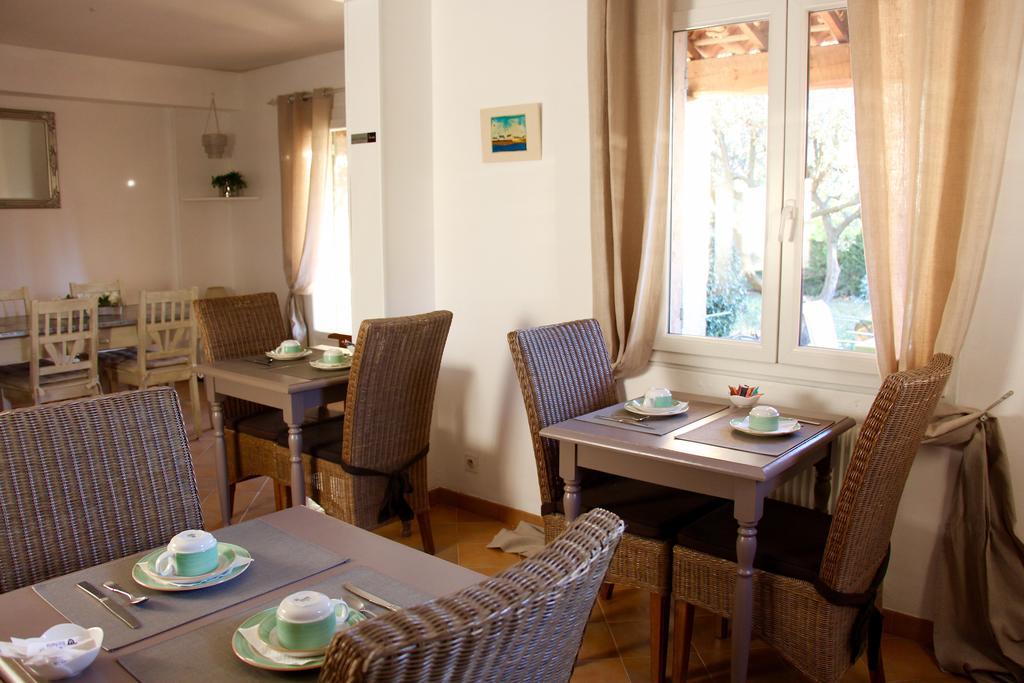 Hotel Les Oliviers Draguignan Exterior photo