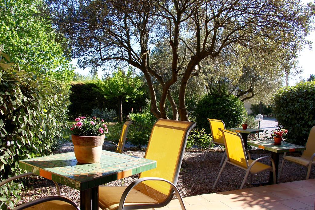 Hotel Les Oliviers Draguignan Exterior photo